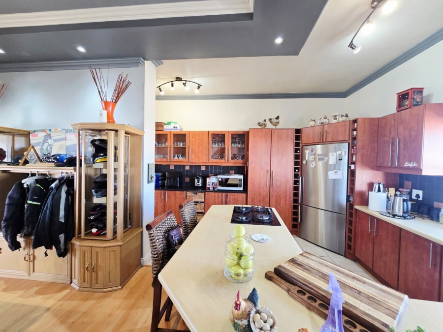 5 Bedroom Property for Sale in Kingswood Golf Estate Western Cape